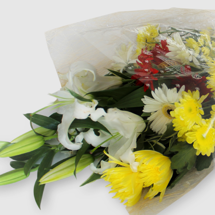 Bouquet of white casa blanca, gerberas, spider and assorted mums